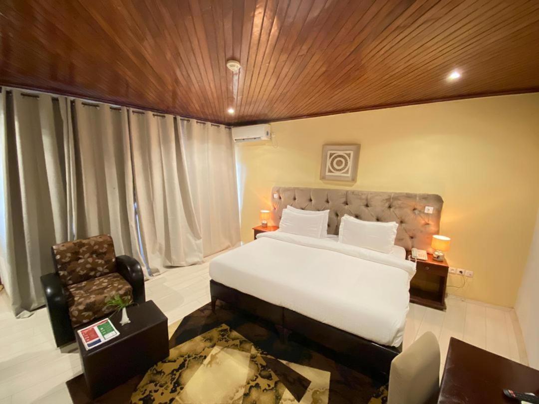 Fini Hotel Bobende Limbe Luaran gambar