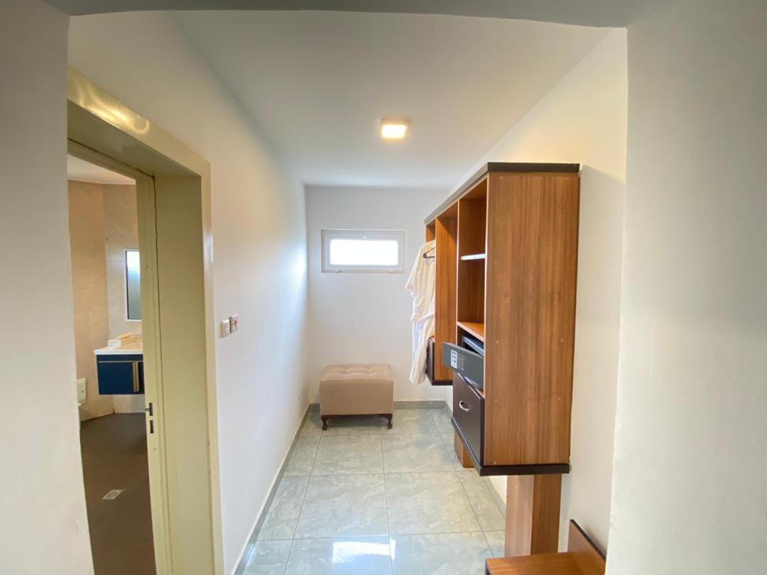 Fini Hotel Bobende Limbe Luaran gambar