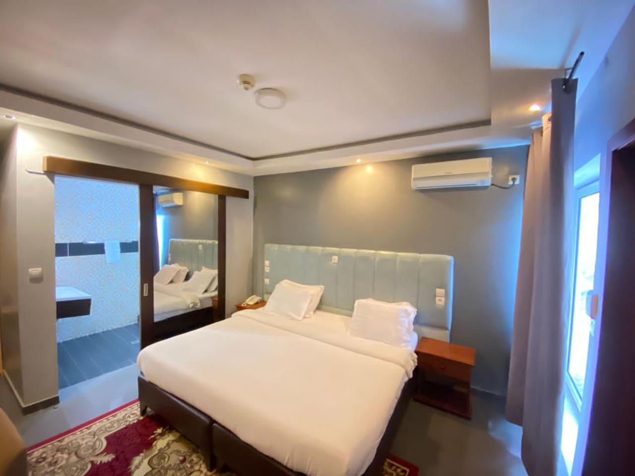 Fini Hotel Bobende Limbe Luaran gambar