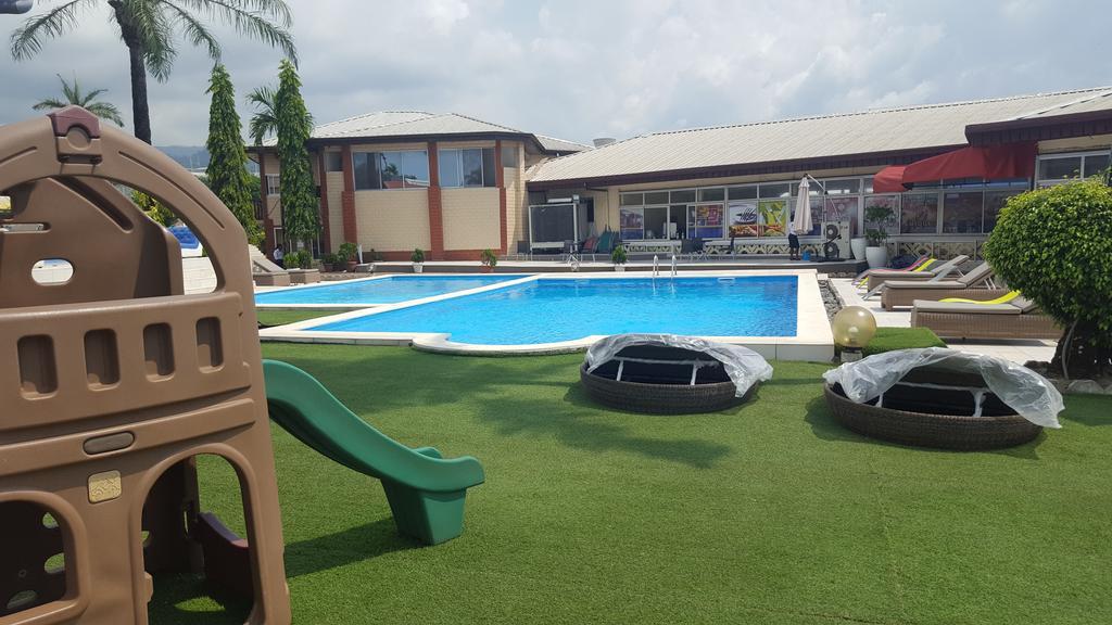 Fini Hotel Bobende Limbe Luaran gambar