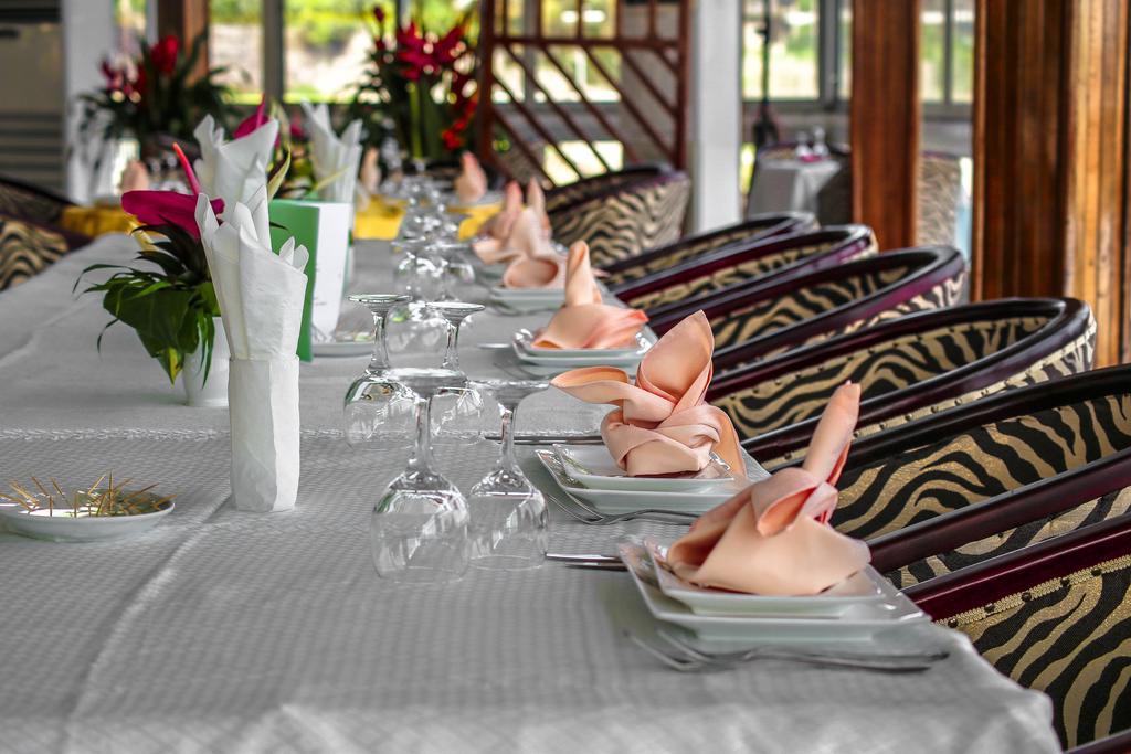 Fini Hotel Bobende Limbe Luaran gambar