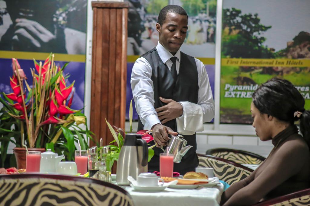 Fini Hotel Bobende Limbe Luaran gambar
