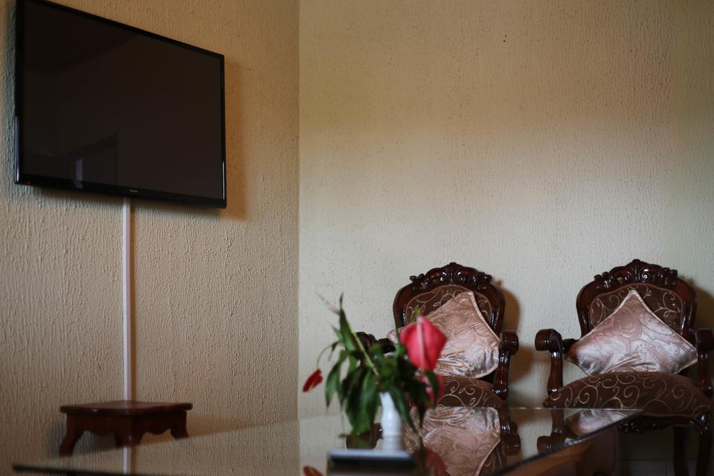 Fini Hotel Bobende Limbe Luaran gambar